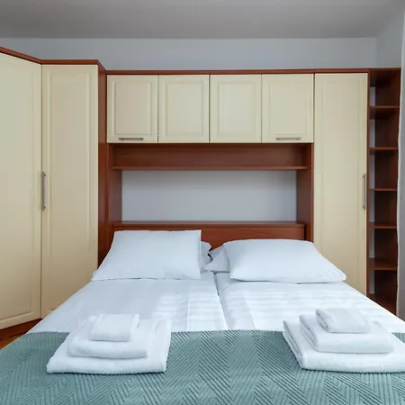 Domi Apartament *