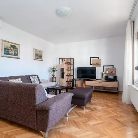 Domi Apartament